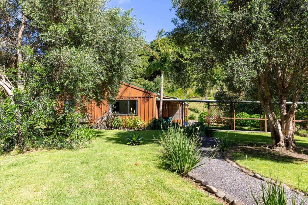 Aotea Lodge Great Barrier Tryphena Exterior foto